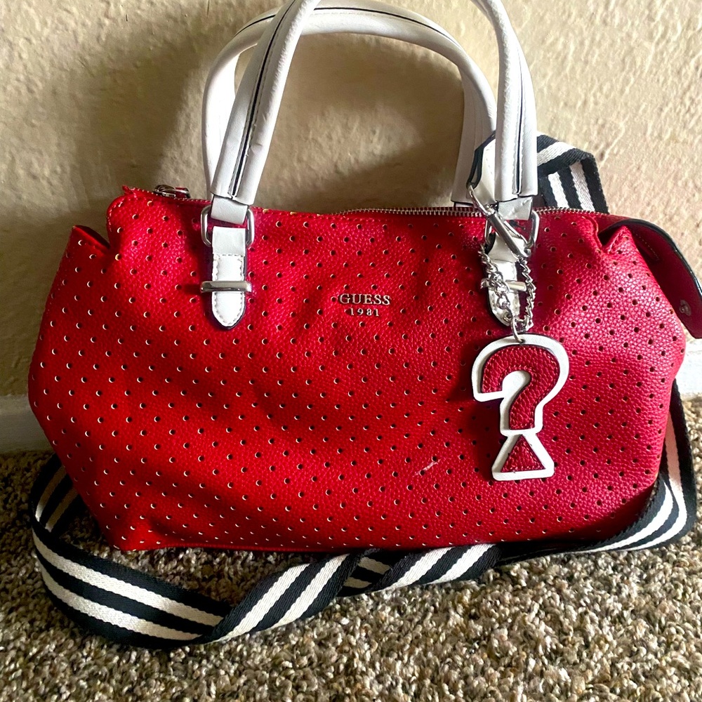 Red Guess satchel/crossbody purse